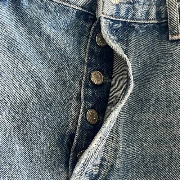 AGOLDE Shorts Women's 31 Parker Denim Distressed Frayed Hem Button Fly Festival - Picture 4 of 6